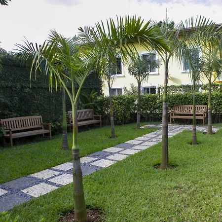 Riad Prince Louis Yaounde Exterior photo